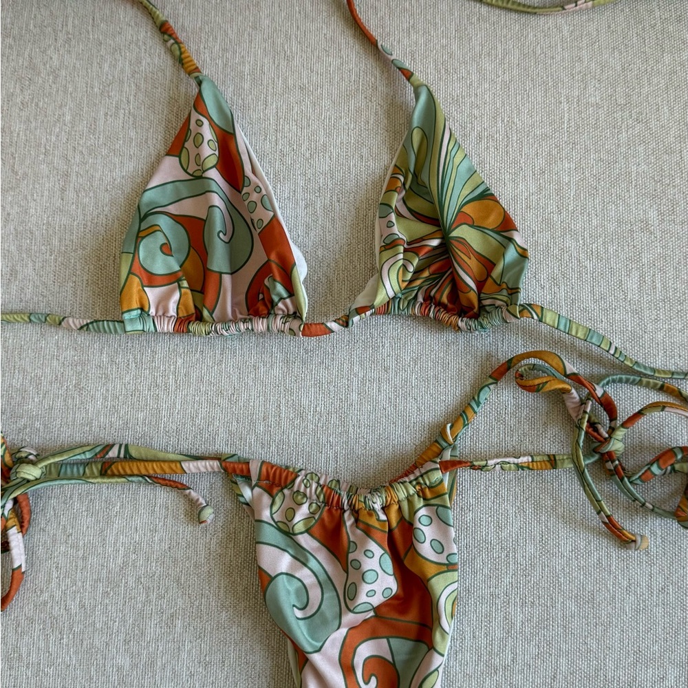 Mellow Bellow Swim (S)